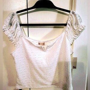 Crop top with ruffle sleeve